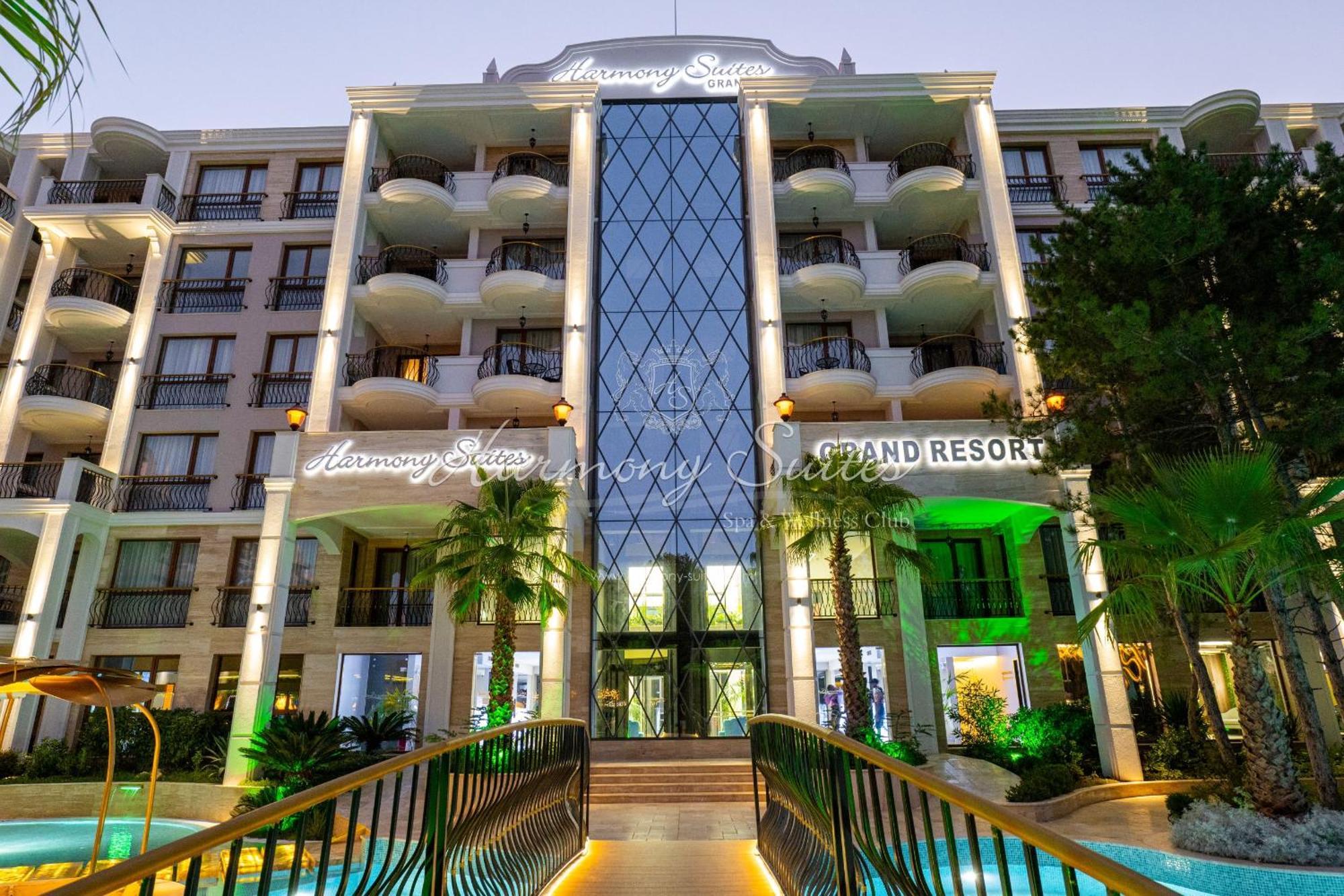 Harmony Suites Grand Resort Slântsjev Brjag Eksteriør bilde