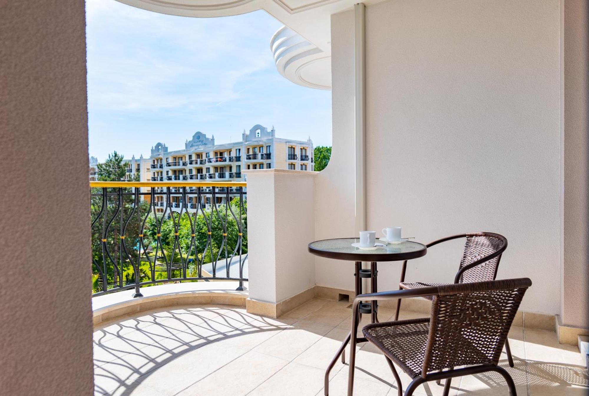 Harmony Suites Grand Resort Slântsjev Brjag Eksteriør bilde