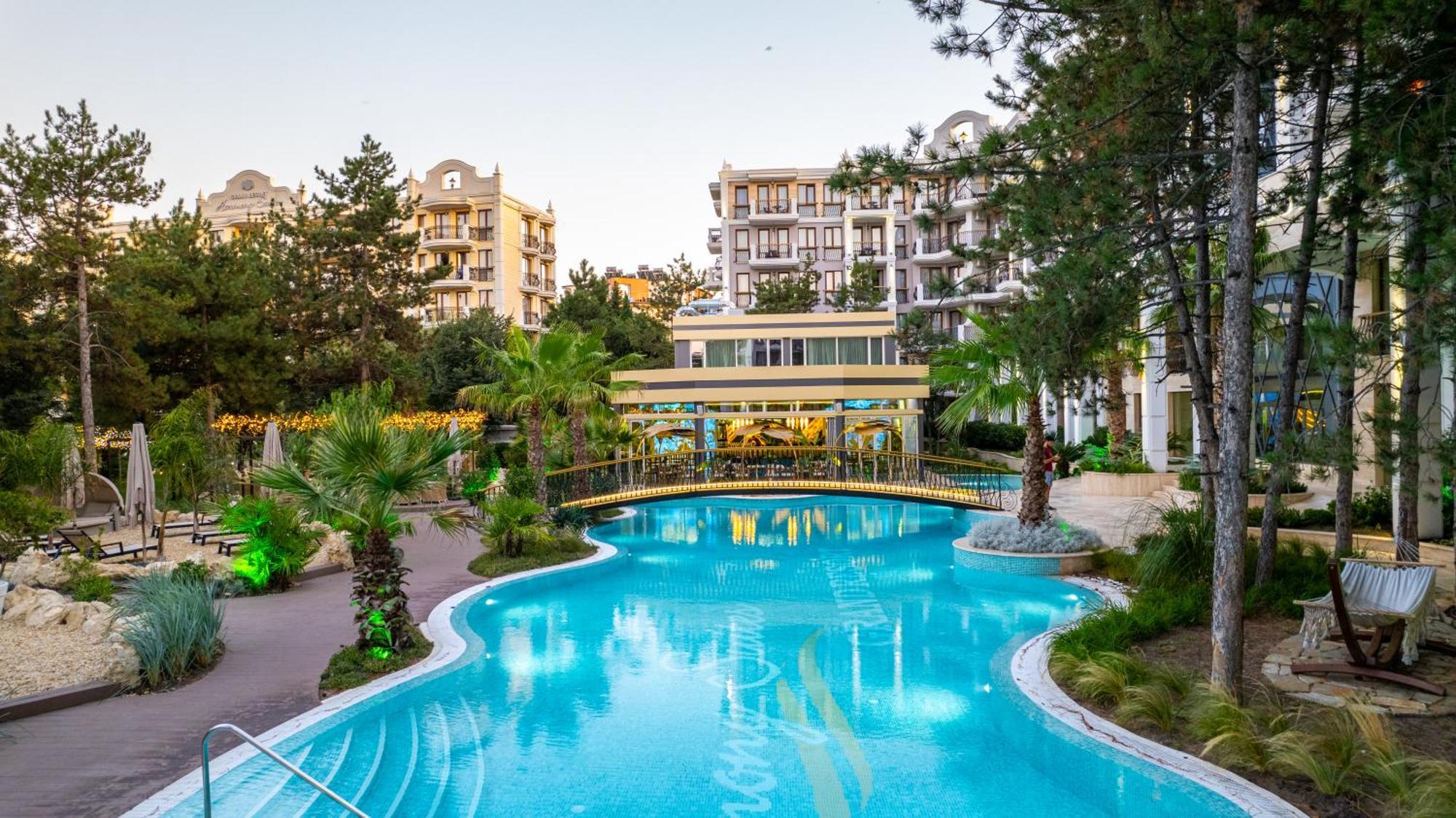 Harmony Suites Grand Resort Slântsjev Brjag Eksteriør bilde