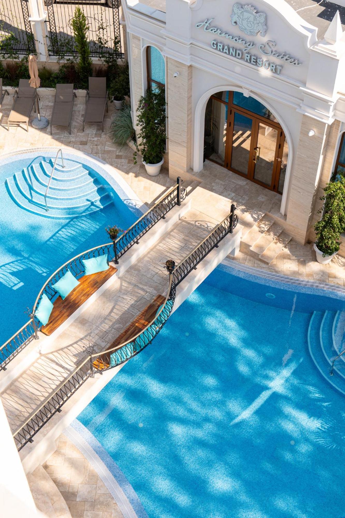 Harmony Suites Grand Resort Slântsjev Brjag Eksteriør bilde